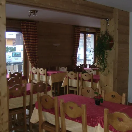 Hotel Alpen Roc 3*