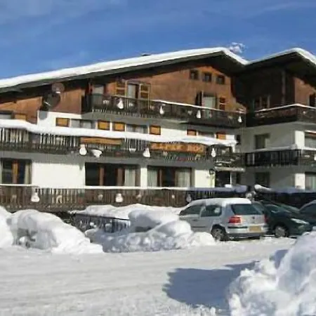 Alpen Roc فندق مورزين