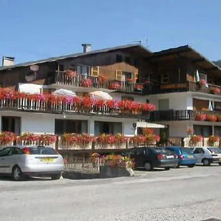 Alpen Roc فندق