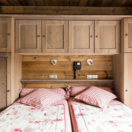 Hotel Alpen Roc 3*