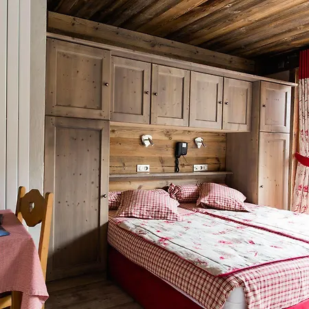 Hotel Alpen Roc 3*