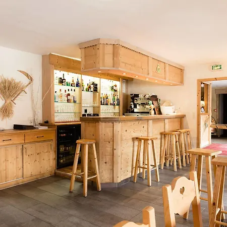 Hotel Alpen Roc 3*